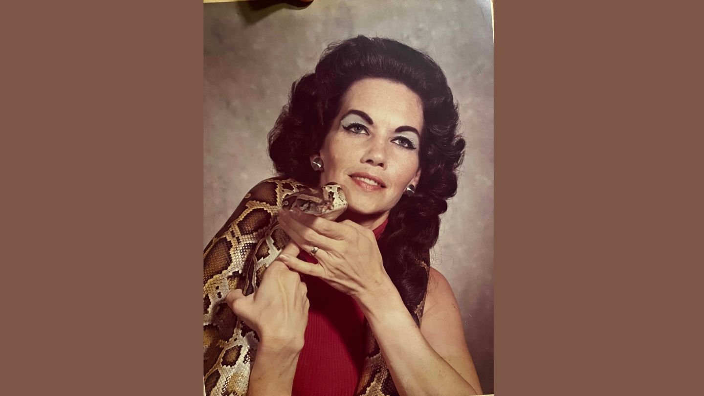 jane-the-snake-lady